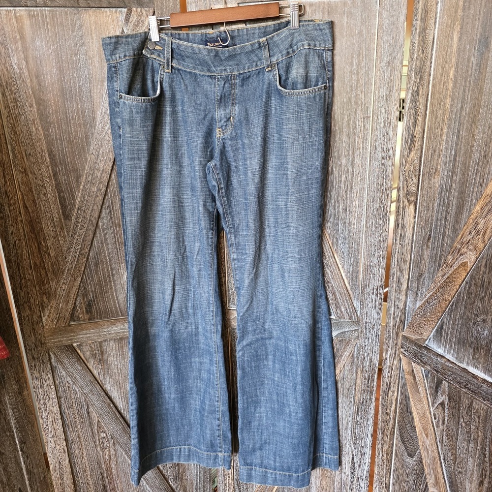 Truck Jeans Women's Size 19 Medium Wash Y2K Trouser Style Flare 35" Inseam